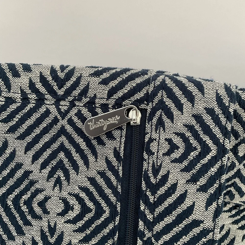 Thirty-One Stylish Navy and Gray Patterned Women's Brocade Crossbody Bag - Picture 9 of 12